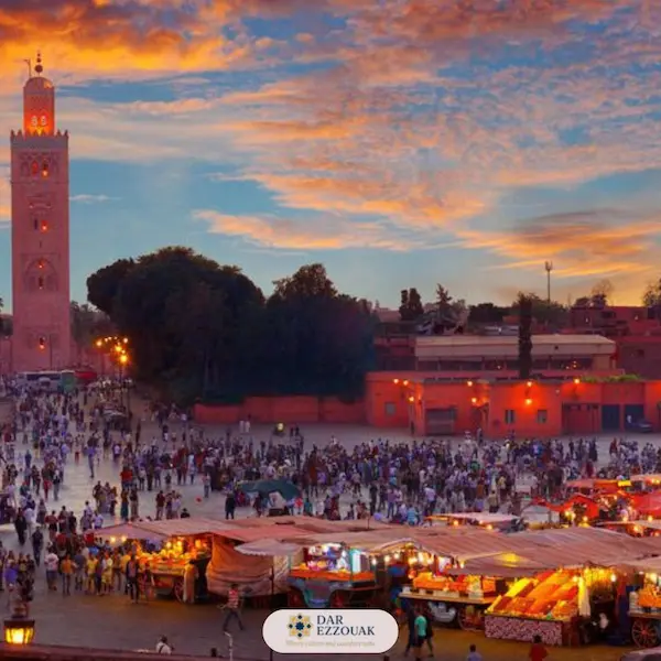 Jemaa el‑Fnaa night market with food stalls and lights in Marrakech